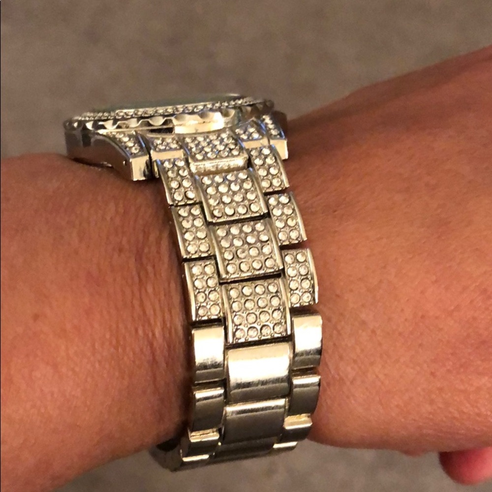 Watch - Picture 2 of 3